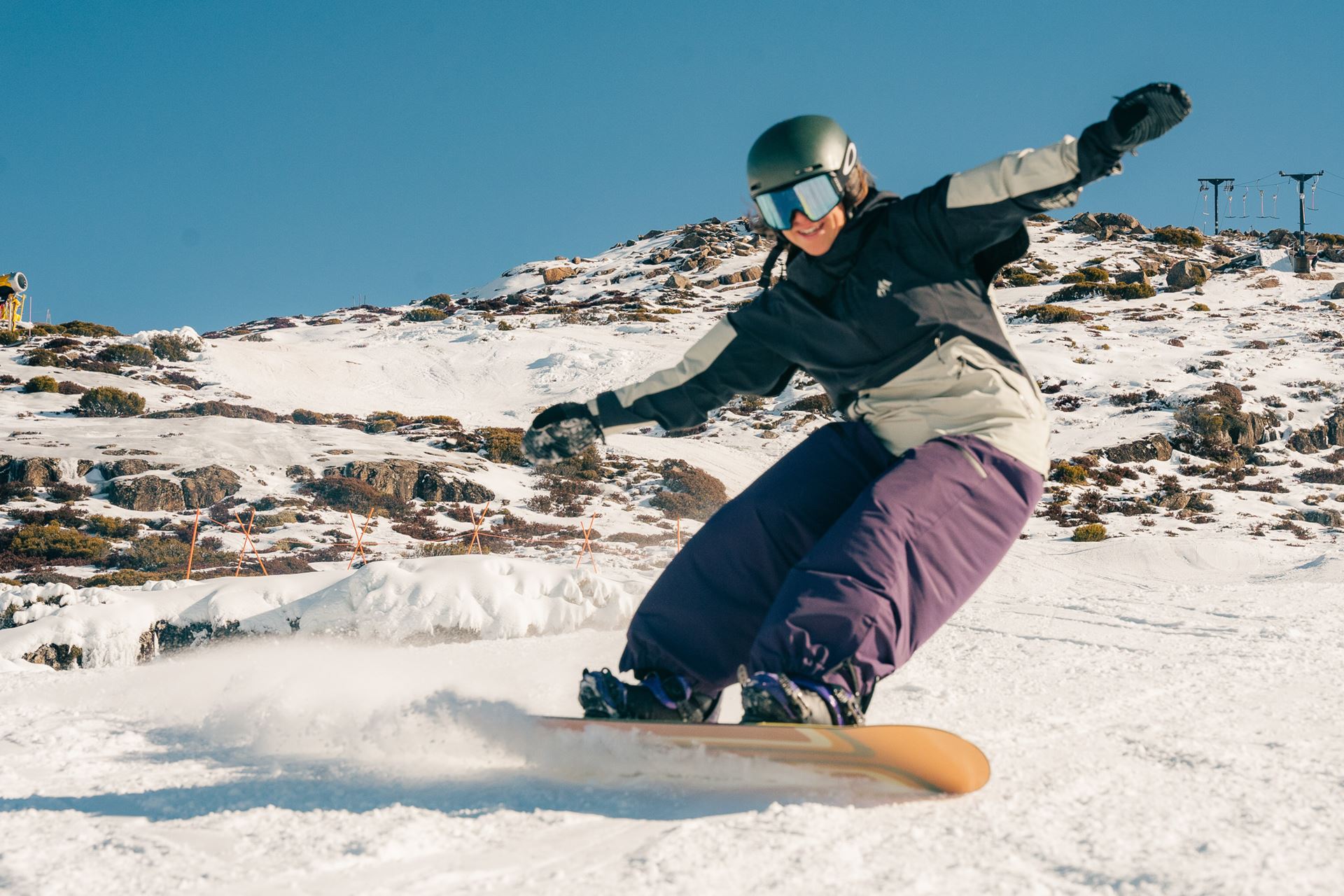 Picture for category Snowboard Hire Lift Packages